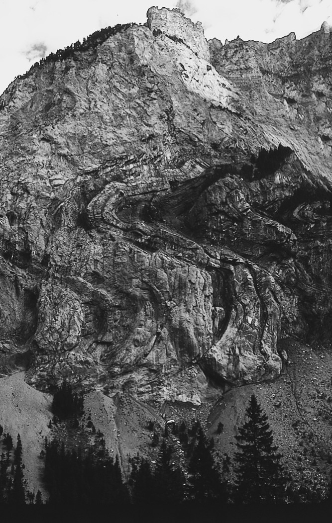 Figure 6-4: A photograph of exposed folds in a hillside.